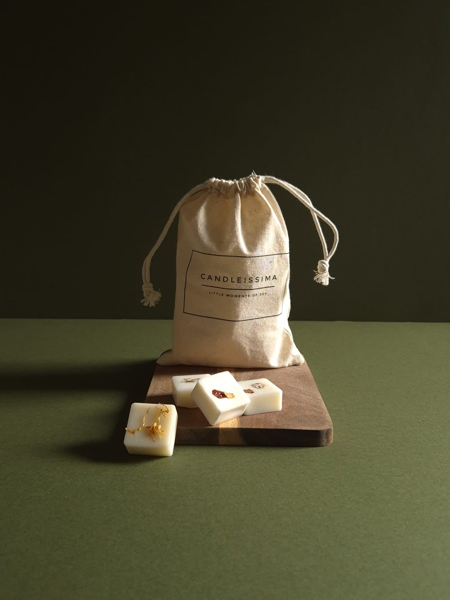 La Collezione - 10 Individually Wrapped Wax Melts - A variety of aromatic scents to help you find your favourites